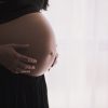 花粉症で妊娠中のくしゃみは胎児に悪影響？神業な止め方と内服薬